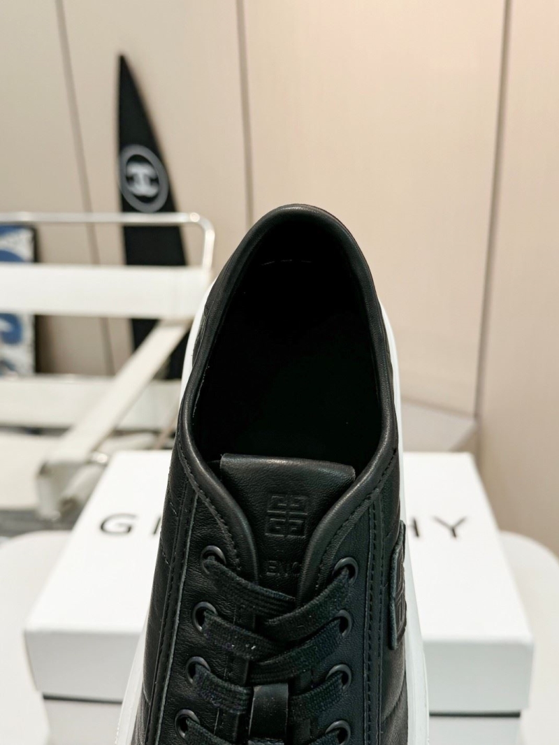 Givenchy Sneakers